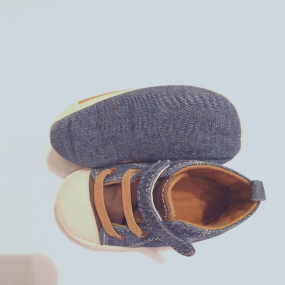 infant high top tennis shoes, denim look, 3, unknown brand - Picture 3 of 4